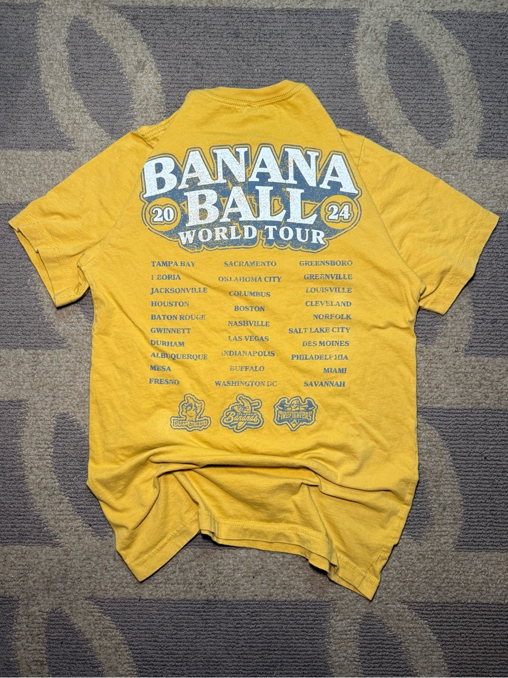 Savannah Bananas 2024 Banana Ball World Tour T-Shirt Size S